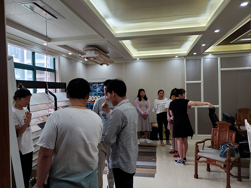 菲彩国际商学院培训.jpg 菲彩国际集成墙面.jpg