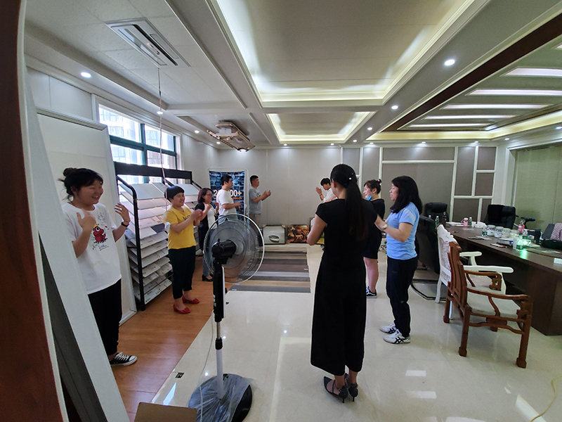 菲彩国际商学院培训.jpg 菲彩国际集成墙面.jpg